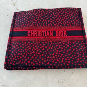Medium hand bag